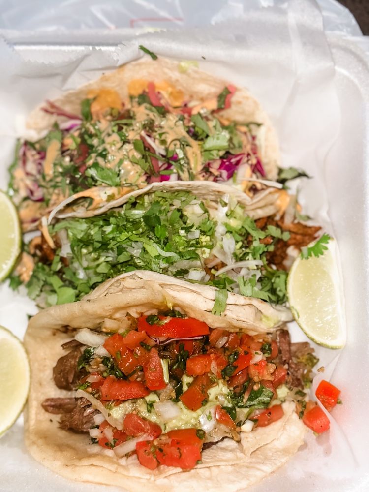 Food from Oscar’s Taco