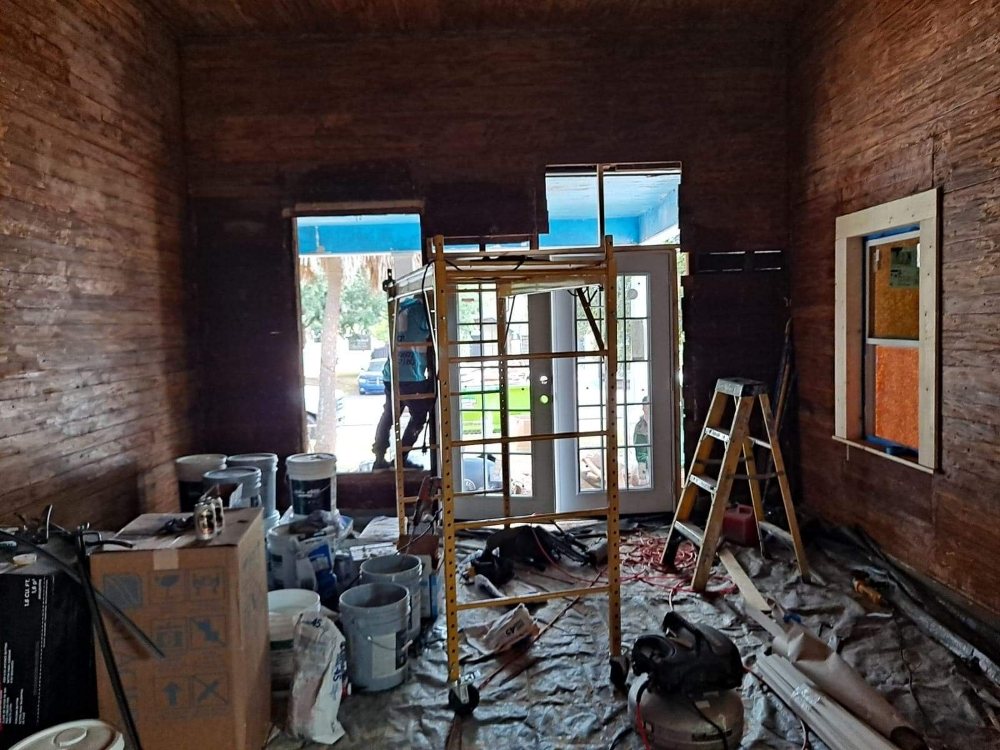 Slide of Hunter's Roofing & Construction