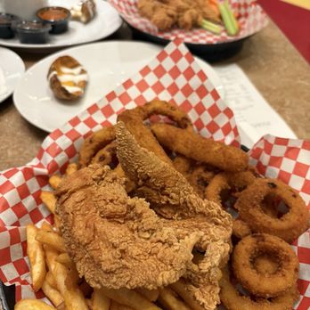 Pit Stop Diner - Platter - Diners Near Me - Cabazon, California Pit Stop Diner - Platter - Diners Near Me - Cabazon, California