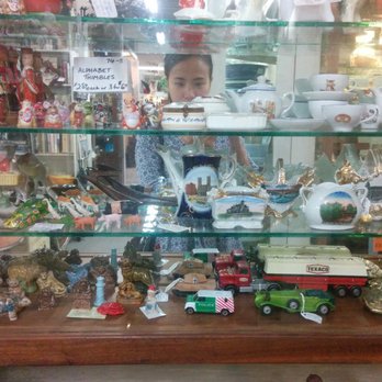 The Antique Village - Cute decorations! - Antiques Near Me - San Marcos, California