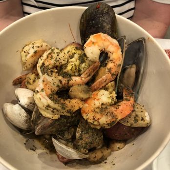 Karai Crab - The seafood platter with lemon pepper - Seafood Near Me - Honolulu, Hawaii Karai Crab - The seafood platter with lemon pepper - Seafood Near Me - Honolulu, Hawaii