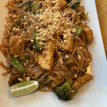 Goji y Agave - Pad Thai Lunch with tofu - Asian Fusion Near Me - Cary, North Carolina Goji y Agave - Pad Thai Lunch with tofu - Asian Fusion Near Me - Cary, North Carolina