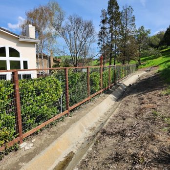 Santos Design - New fence Ready.. - Tiling Near Me Santos Design - New fence Ready.. - Tiling Near Me