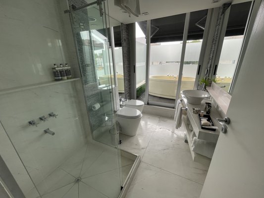 1828 Smart Hotel by null