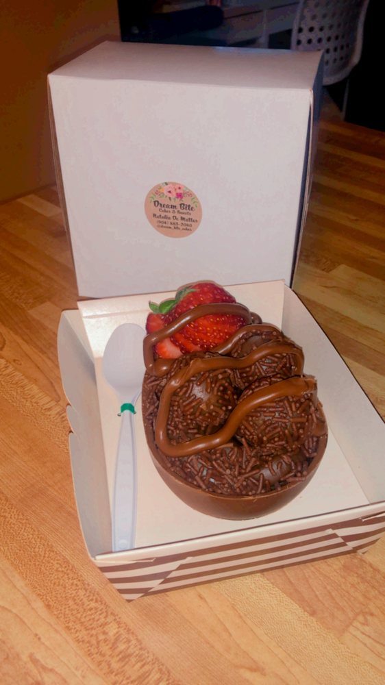 DREAM BITE CAKES & SWEETS Jacksonville, Florida Custom Cakes