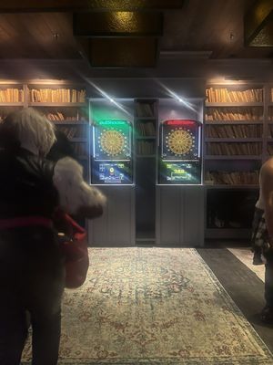 Point & Feather by null