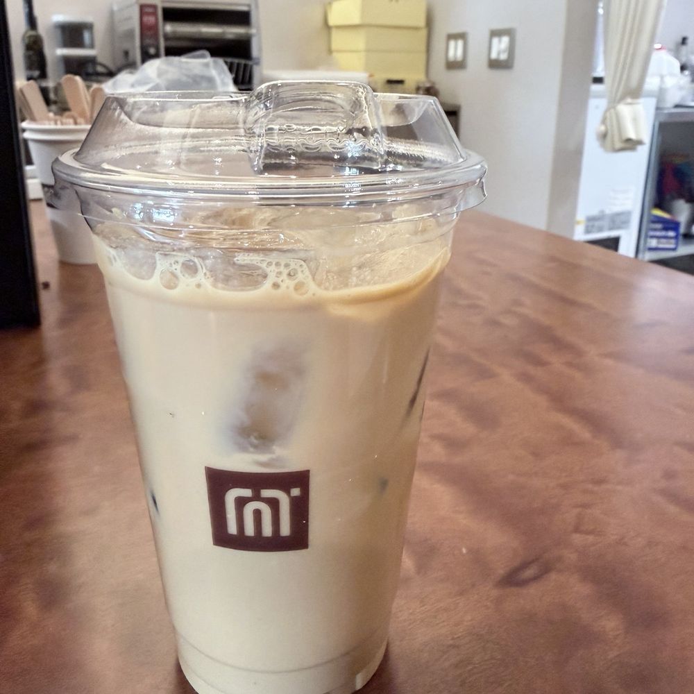 Iced honey latte, less sweet Iced honey latte, less sweet