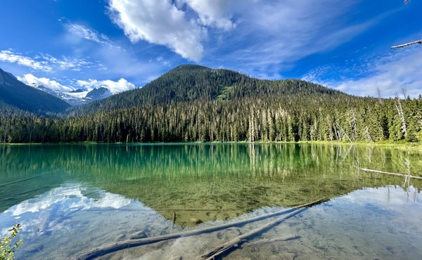 Joffre Lakes Park by null
