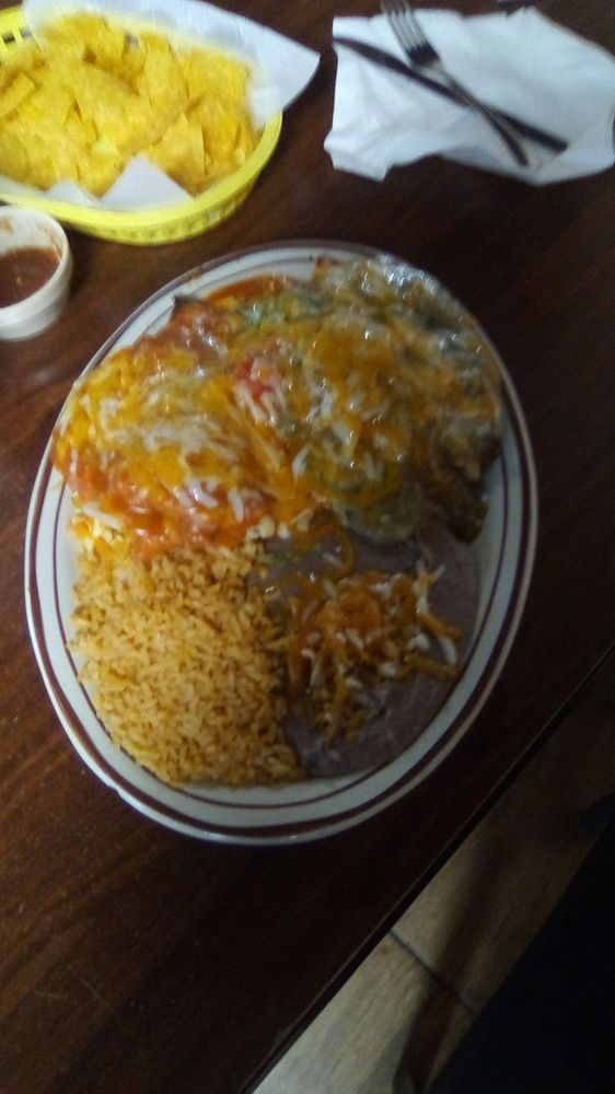 Social spots from Los Mariachis