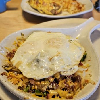 Honey Jam Cafe - Country farmer's skillet - Breakfast & Brunch Near Me - Downers Grove, Illinois Honey Jam Cafe - Country farmer's skillet - Breakfast & Brunch Near Me - Downers Grove, Illinois