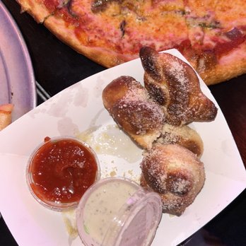 Vera's Pizza and Bar - Garlic Knots - Bars Near Me - Seattle, Washington Vera's Pizza and Bar - Garlic Knots - Bars Near Me - Seattle, Washington