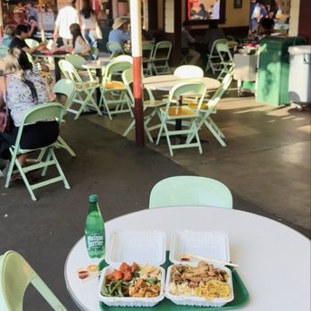 Oh My Dumpling - Outdoor patio - Chinese Near Me - Los Angeles, California Oh My Dumpling - Outdoor patio - Chinese Near Me - Los Angeles, California