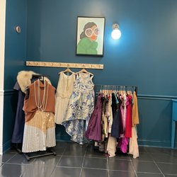 Taxi And Tide Imaginative Play Space - Dress up corner