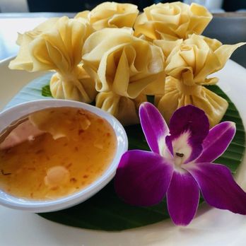 Kanok Thai Bistro - Thai Near Me - Costa Mesa, California