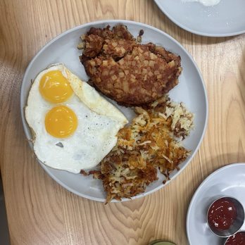 The Breeze Cafe - corn beef hash - Breakfast & Brunch Near Me - Newark, California