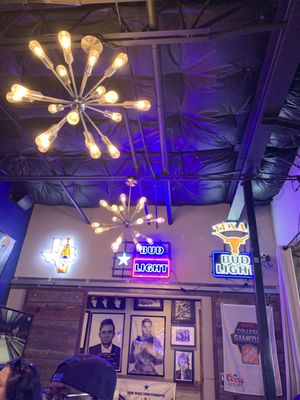 The Avenue Sports Grill by null