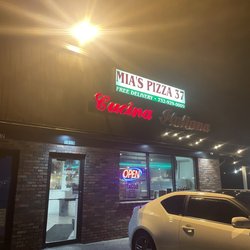 Mia's Pizza 37 - Outside