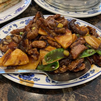Liu's Shanghai - Beef with mushroom and bamboo shoots - Shanghainese Near Me - Brooklyn, New York Liu's Shanghai - Beef with mushroom and bamboo shoots - Shanghainese Near Me - Brooklyn, New York