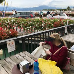 Alle Vecchie Mura - Tische am Kanal mit Blick zum Gardasee