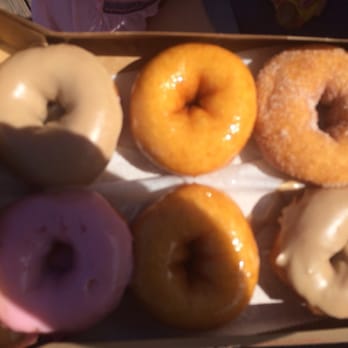 Duck Donuts - Maple, glazed, strawberry and cinnamon. Very simple flavors with a delicious taste!! - Donuts Near Me - Duck, North Carolina Duck Donuts - Maple, glazed, strawberry and cinnamon. Very simple flavors with a delicious taste!! - Donuts Near Me - Duck, North Carolina