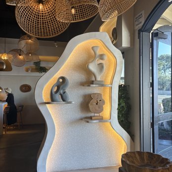 Luna Bistro Cafe - New American Near Me - Long Beach, California