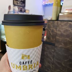 Cups Espresso & Cafe - Chai tea latte