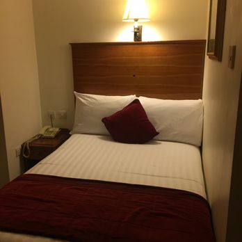 Byron Hotel - Smallest room ever. - Hotels Near Me - London, XGL