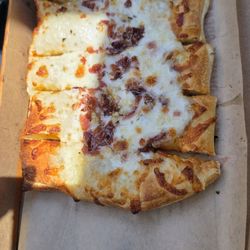 Blaze Pizza - Pesto cheese bread with bacon