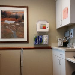 Orthopedic Surgeons of Wisconsin - Typical exam room.