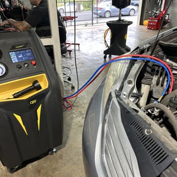 Oahu Autoshop - If your car's air conditioner isn't cold, this device will tell you first - Auto Repair Near Me - Honolulu, Hawaii Oahu Autoshop - If your car's air conditioner isn't cold, this device will tell you first - Auto Repair Near Me - Honolulu, Hawaii