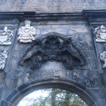 Burg Poort - Fort Entrance - check out the cost of arms for the city of Leiden - Landmarks & Historical Buildings Near Me - Leiden, ZH
