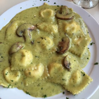 Beppe & Gianni's Trattoria - Cheese ravioli with mushrooms in a pesto sauce - Italian Near Me - Eugene, Oregon