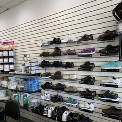 Shan Medical Equipment - Orthopedic and Diabetic shoes from brands such as Aetrex, Dr Comfort and Anodyne.