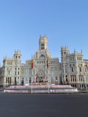 Palacio de Cibeles (sede del Ayuntamiento de Madrid) by null