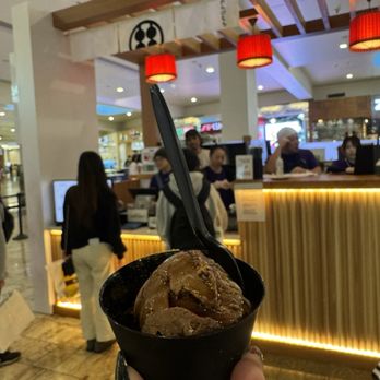 Warabimochi Kamakura - Warabimochi with Chocolate Icecream - Desserts Near Me - Arcadia, California Warabimochi Kamakura - Warabimochi with Chocolate Icecream - Desserts Near Me - Arcadia, California