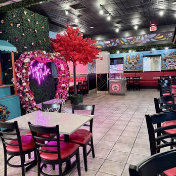 Casa Mateo - Looking toward the front of the restaurant. - Mexican Near Me - Palm Harbor, Florida Casa Mateo - Looking toward the front of the restaurant. - Mexican Near Me - Palm Harbor, Florida