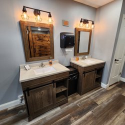 Kamp Komfort RV Park - Bathrooms