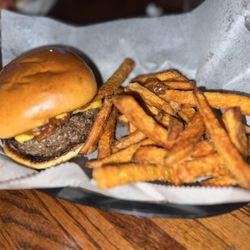 Hudson Burgers And Beers - The Hudson Burger w/ Sweet Potato Fries