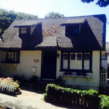 Lamp Lighter Inn - A Lamplighter Inn cottage built in the mid-1920's and is on the protected building list in Carmel. - Bed & Breakfast Near Me - Carmel, California