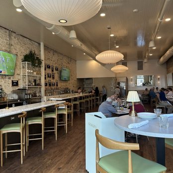 Georgie's - View from high top tables near entrance looking into restaurant - Bars Near Me - Georgetown, Texas