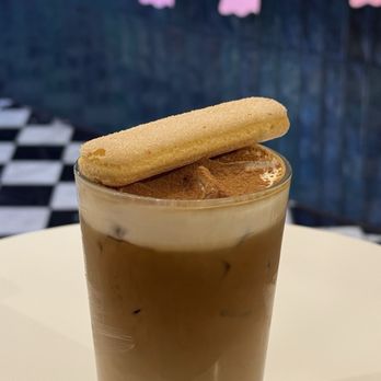 La Maison Jaune Cafe - Bakeries Near Me - Philadelphia, Pennsylvania