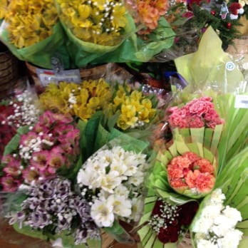 Ingles Markets - Always seam to have nice flowers here - Grocery Near Me - Waynesville, North Carolina Ingles Markets - Always seam to have nice flowers here - Grocery Near Me - Waynesville, North Carolina