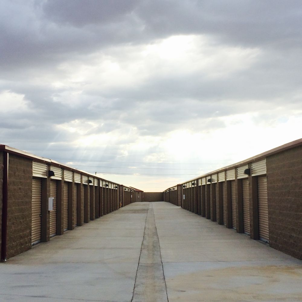 STORAGE LOCKER ADELANTO Updated June 2024 16422 Adelanto Rd