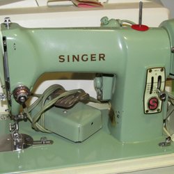 Thomas's Sewing Machines - A fantastic Singer Spartan sewing machine