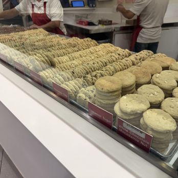 Diddy Riese Cookies - Desserts Near Me - Los Angeles, California