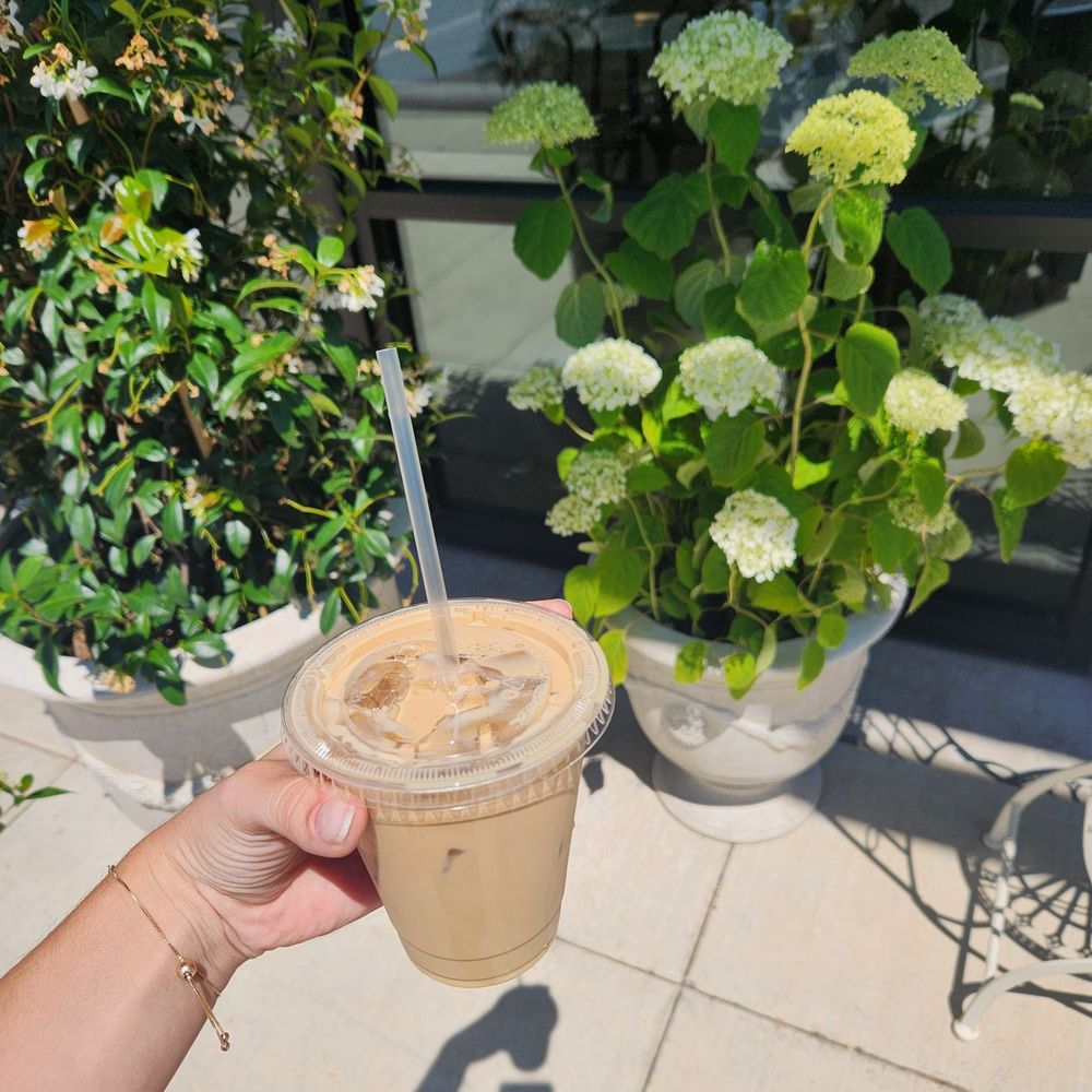Cafe Le Fleurs - Coffee & Tea Near Me - Happy Valley, Oregon Cafe Le Fleurs - Coffee & Tea Near Me - Happy Valley, Oregon
