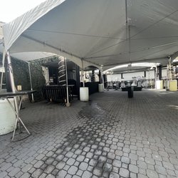 Mango's Sacramento - Get in early. The line grows quickly!