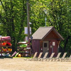 Trapper’s Landing Lodge - Beachside