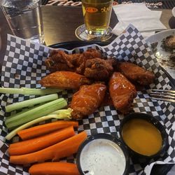 Three Dogs Tavern - Wings