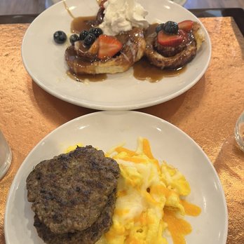 Another Broken Egg Cafe - Cinnamon roll French toast - Cafes Near Me - Memphis, Tennessee Another Broken Egg Cafe - Cinnamon roll French toast - Cafes Near Me - Memphis, Tennessee